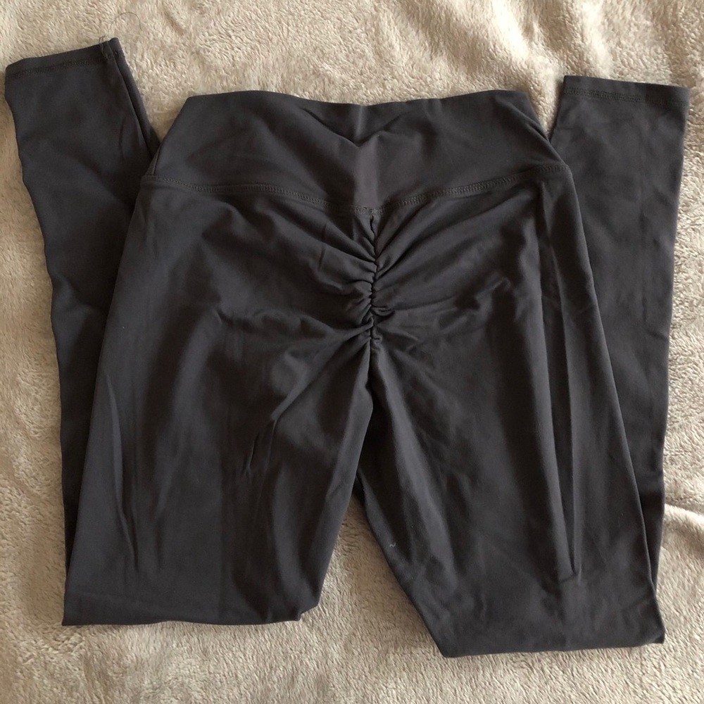 Gray Tik Tok Booty Scrunch Leggings